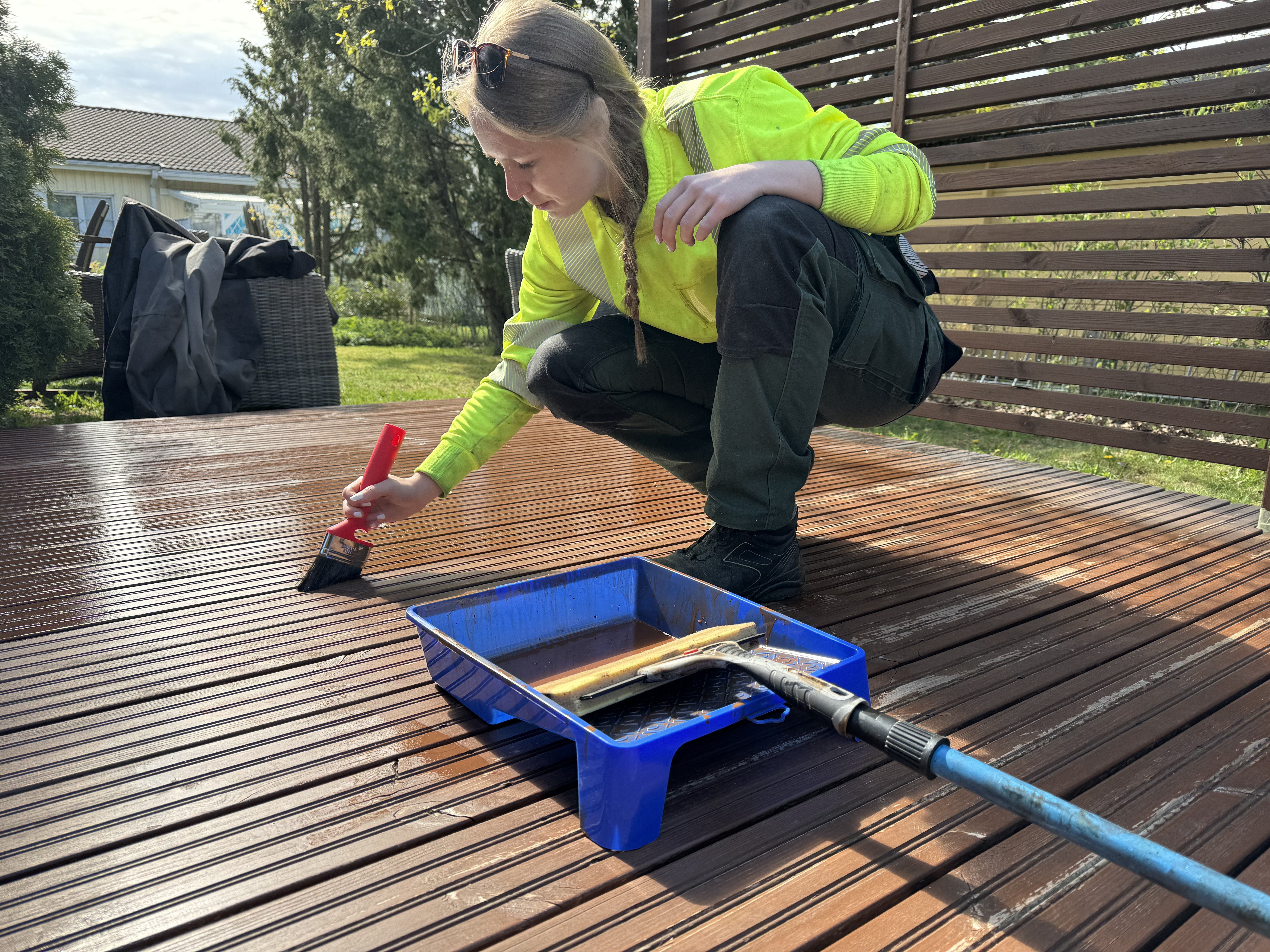 Etsitkö terassin öljyämispalvelua Oulusta? Oulun paikalliset palveluntarjoajat varmistavat, että terassisi pysyy pitkään kestävänä ja kauniina.