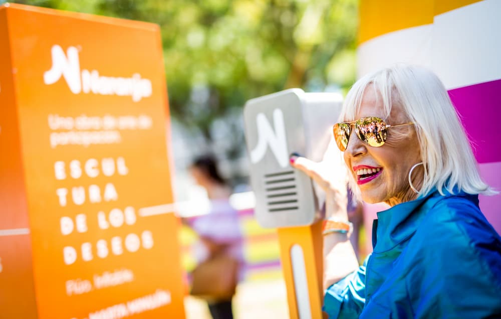 Marta Minujín presenta Escultura de los Deseos en Casa Naranja 02