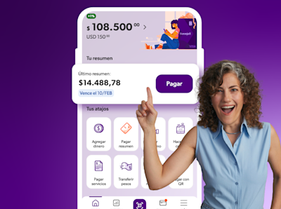 Persona señalando la opción "Pagar resumen" en la aplicacion, con fondo violeta y signos pesos