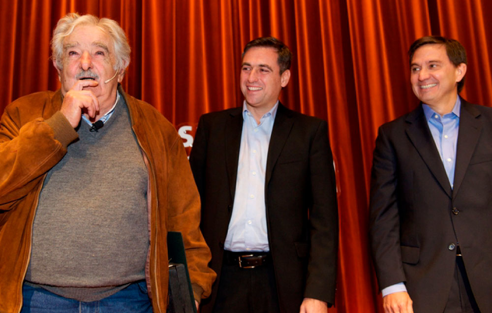 José Pepe Mujica junto al Intendente Ramón Mestre y Alejandro Asrin, presidente de Naranja