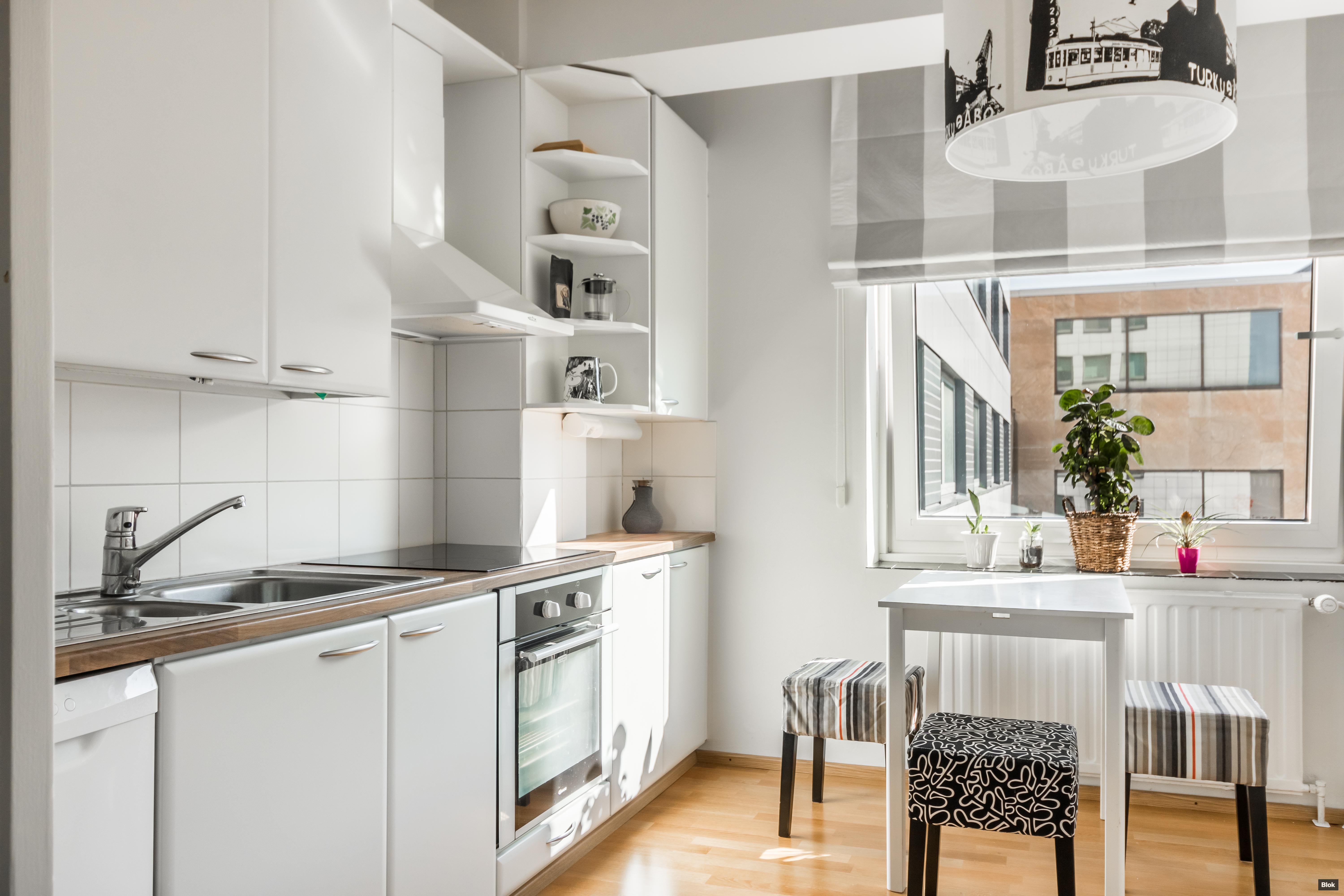 Yliopistonkatu 19 – kitchen