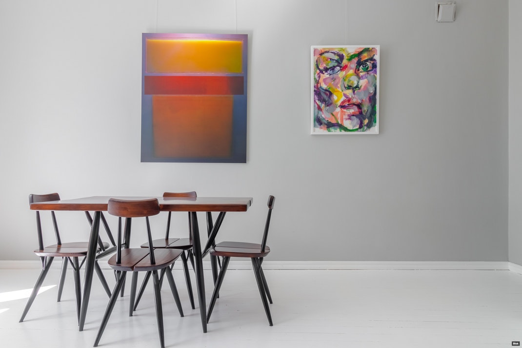 töölönkatu 19 – living room table