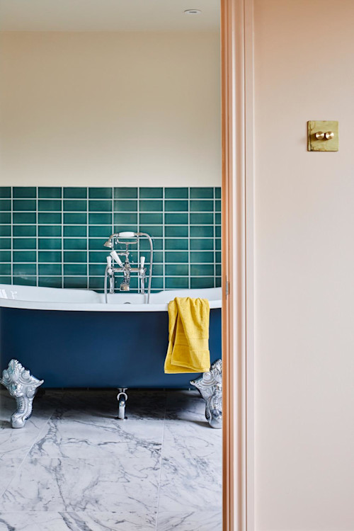Ensuite bathroom in North London, near Crouch End, Highgate and Islington. Part of a loft conversion.