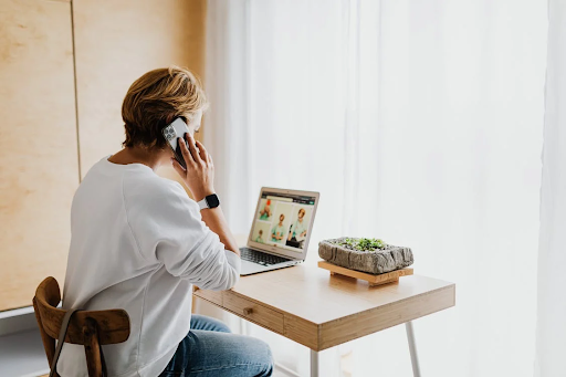 Woman on the phone reporting fraud