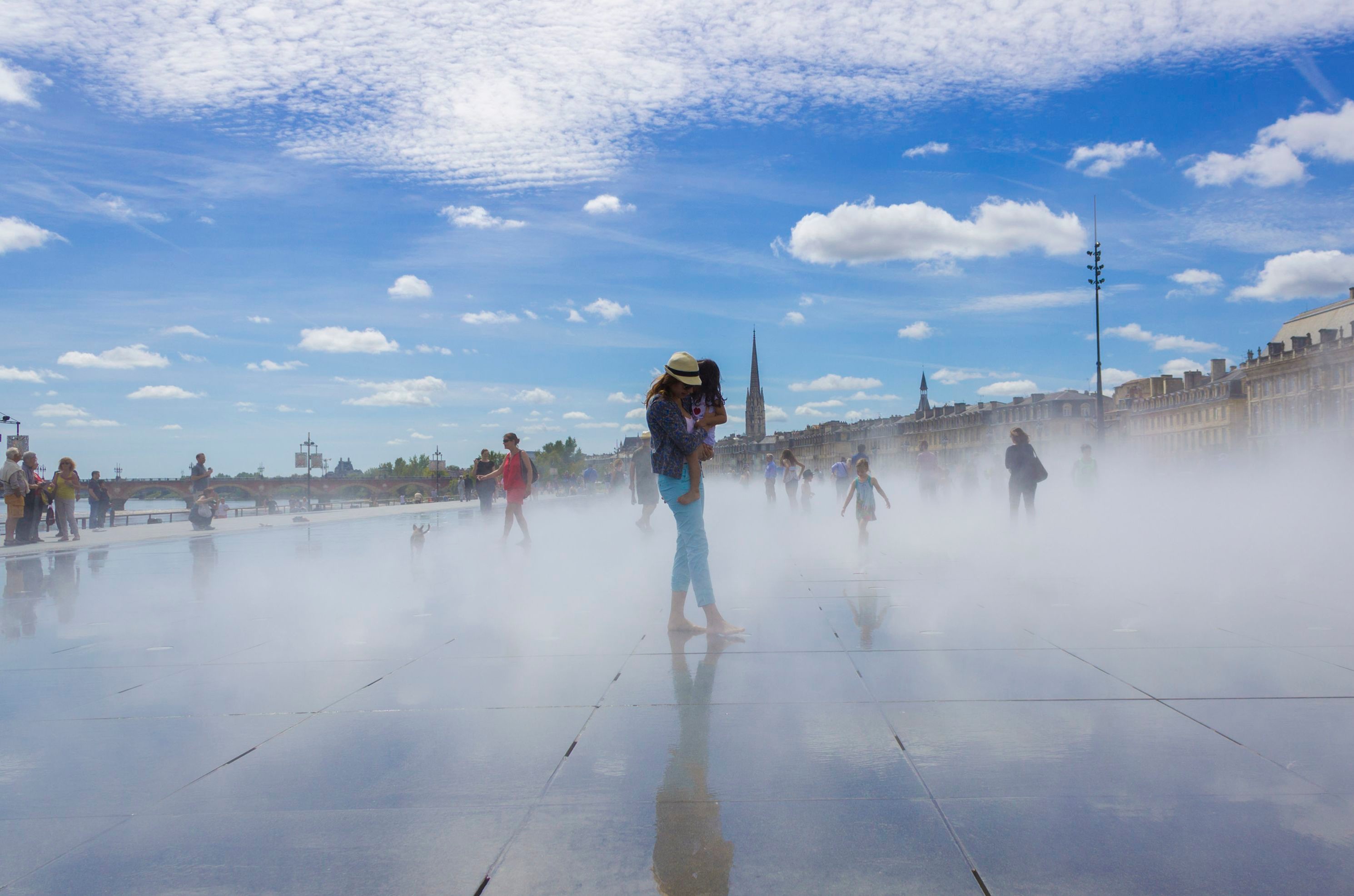 Miroir d'eau mère et enfant Miroir d'eau mère et enfant