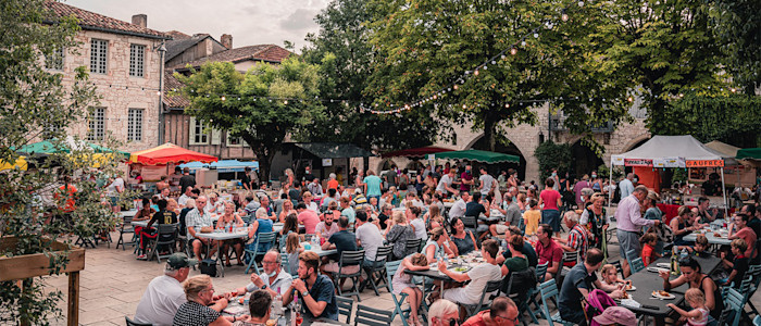 Farmers market in Monflanquin