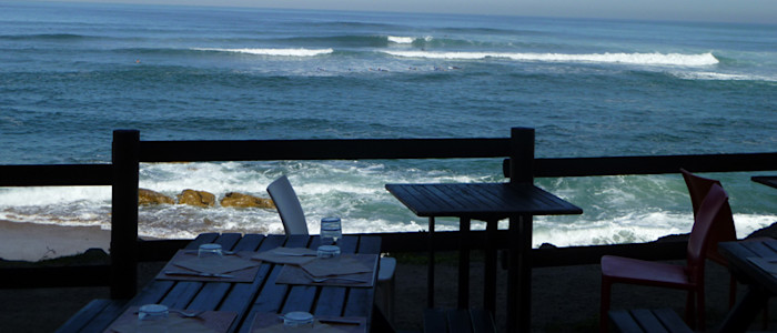 Guéthary plage et paillotte ©CDT64-Bonnat-800