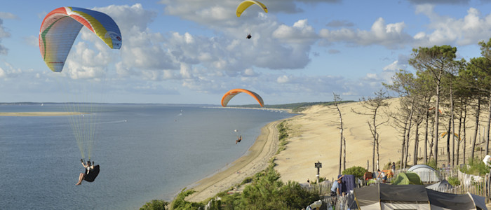 Copyright-- Alban GILBERT CRTA - Alban GILBERT CRTA-Vol en parapente au dessus de la Dune du Pyla et le camping-6100-800