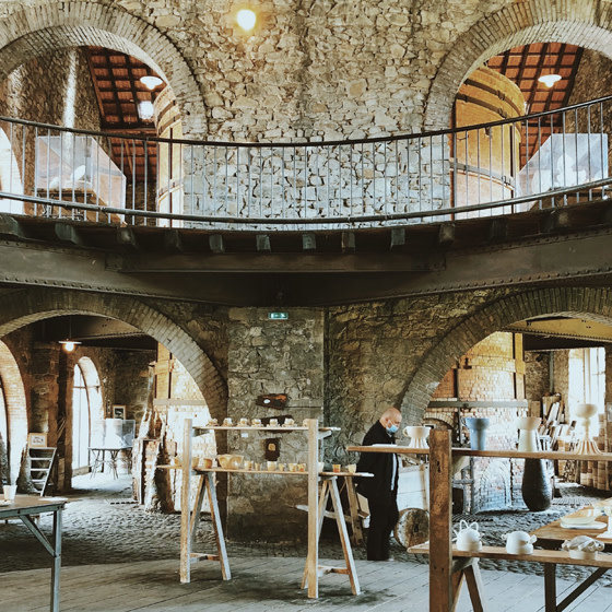 De Sarlat à la côte atlantique : un voyage dans le temps avec Uwa Scholz