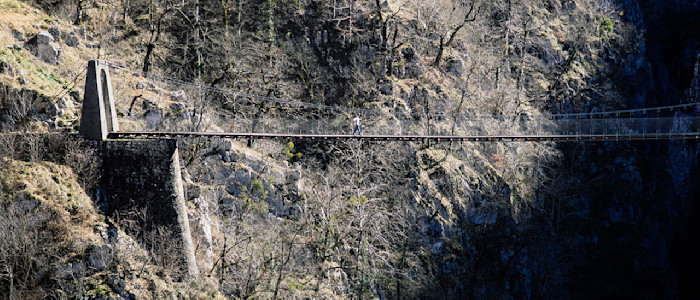 La passerelle d’Holzarte, 150 m au-dessus du cañon d’Olhadubi.