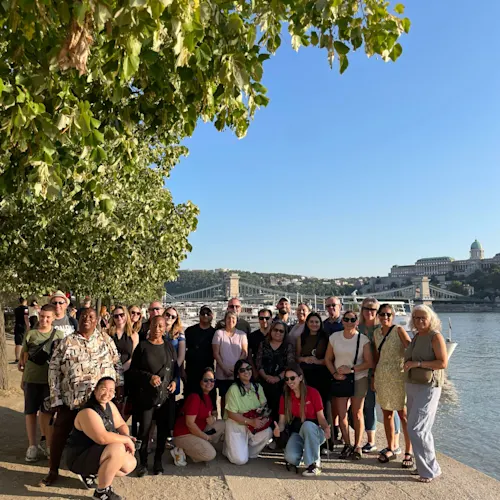 expat-explore-tour-leader-svetlana-hungary-group-bridge