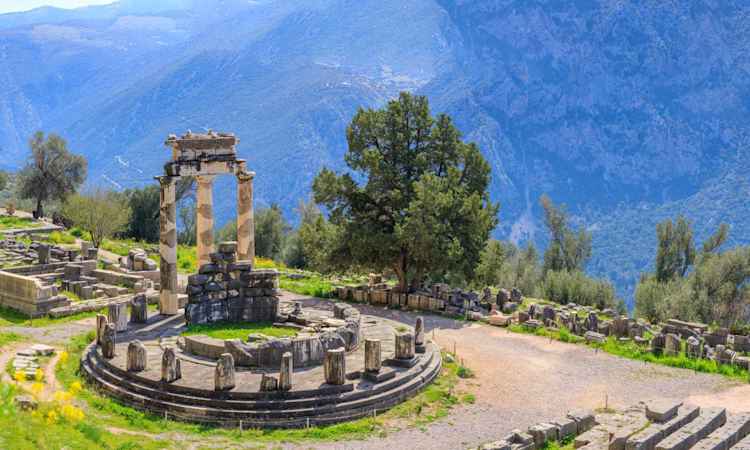 Delphi - Trizonia island - Olympia