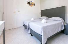 Sisters Hotel