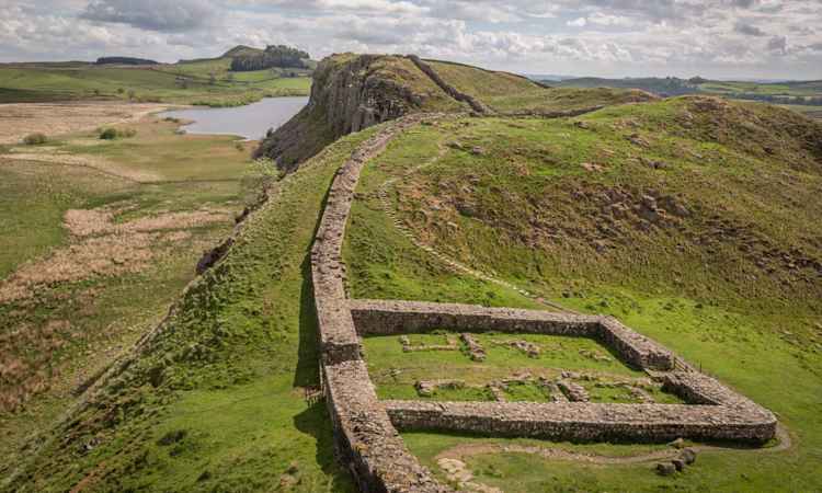 Hadrian's Wall - Jedburgh - Edinburgh