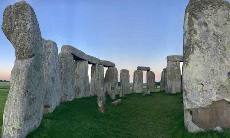 London - Stonehenge - Cheddar - Exeter