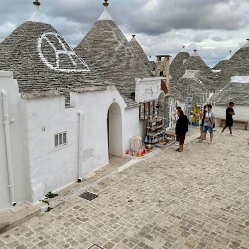 expat-explore-travelindepression-italy-alberobello-houses