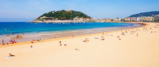 san-sebastian-beach-spain-expat-explore