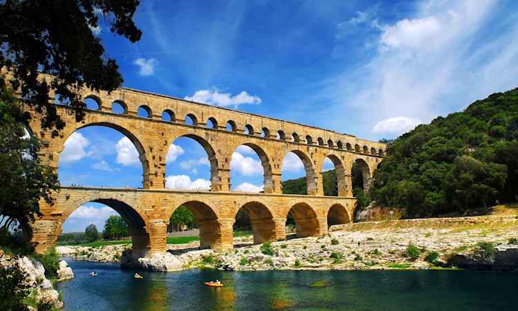 Barcelona - Pont du Gard - Avignon