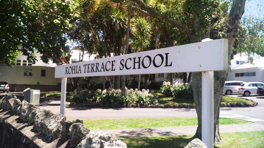 Sign outside Kohia Terrace School