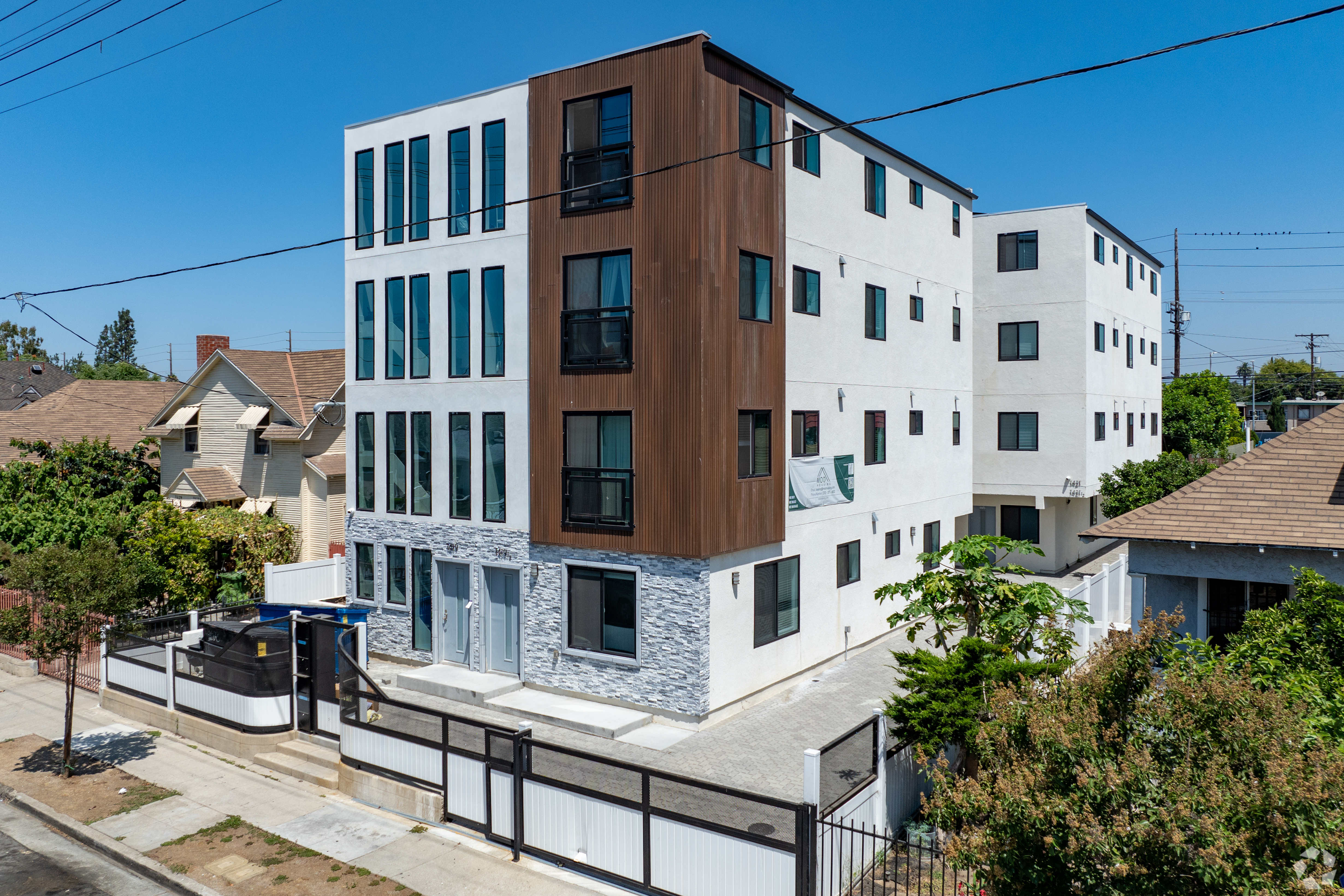 1419W 35th ST-USC student housing