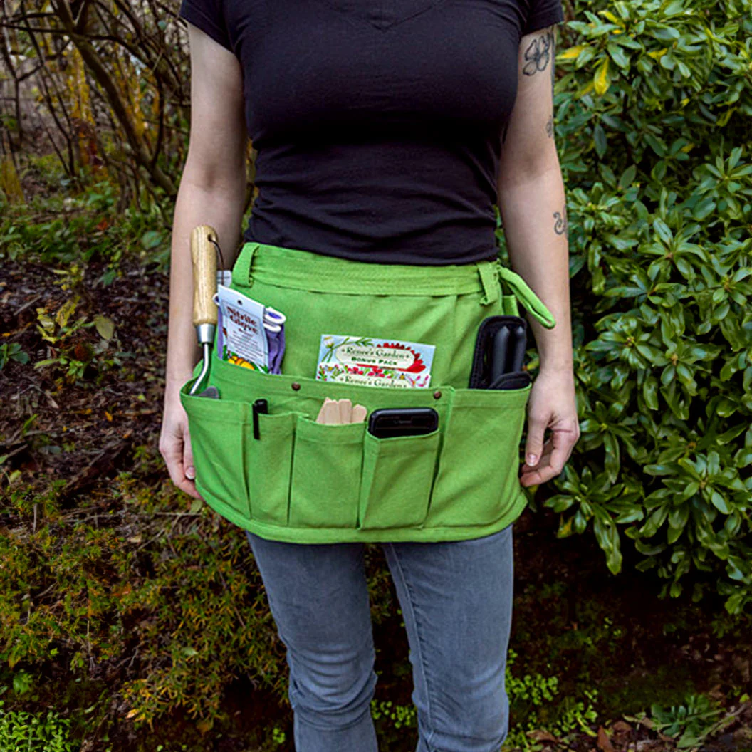 Garden-Apron-Tool-Belt-3: A heavy-duty apron is a practical gift for garden lovers.