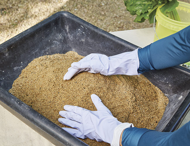 prepping-the-sand:The sand pile supports the concrete-covered leaf and creates a shallow depression that holds water when you turn the leaf over.