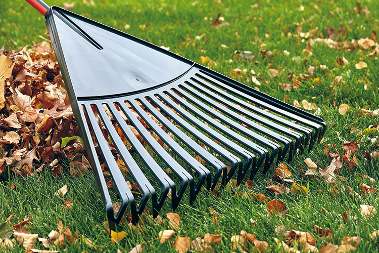 find-the-right-rake-plastic-rake: This plastic leaf rake has unique tines are joined together so the head won’t get clogged with leaves.