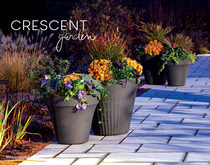 Crescent self-watering planters
