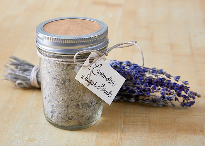 DIY Lavender sugar scrub gift:It only takes a couple of tablespoons of lavender flowers to make this sugar scrub.