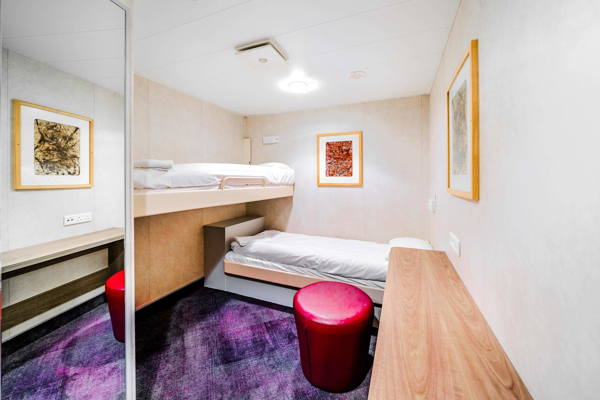 Brittany Ferries 澳洲幸运10十168体彩开奖网 Guernsey Islander 2 Berth Standard Inside Cabin