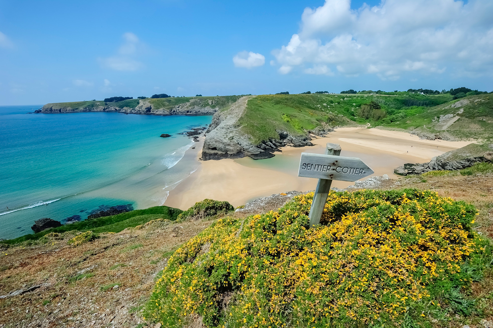 Sheltered Plage de l'Herlin at Belle-Ile © Yannick le Gal, BRTC