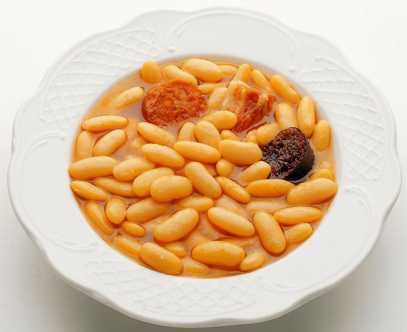 Dish of fabada asturiana © Kike Llamas, Asturias Turismo