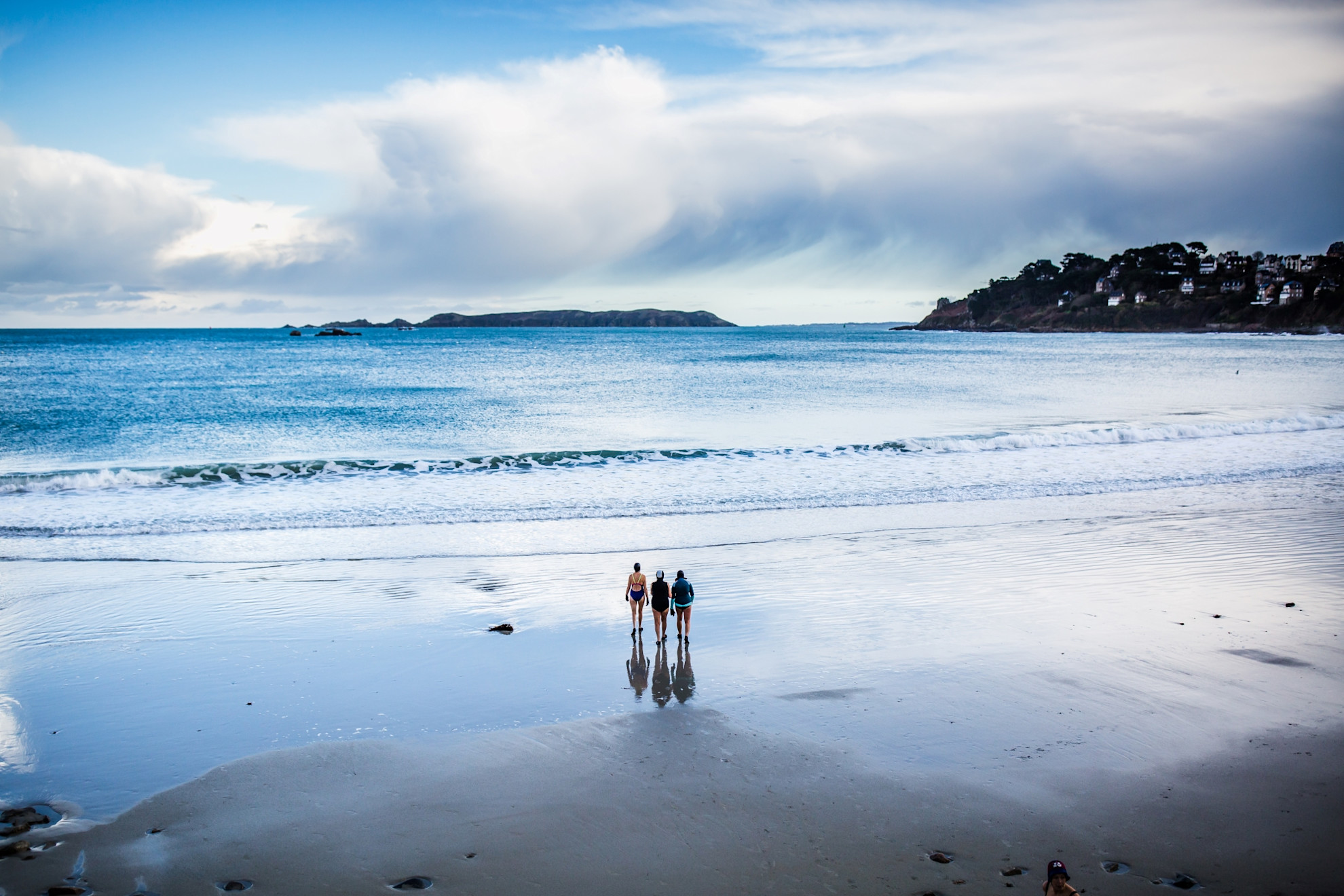Wild winter swimming in Brittany