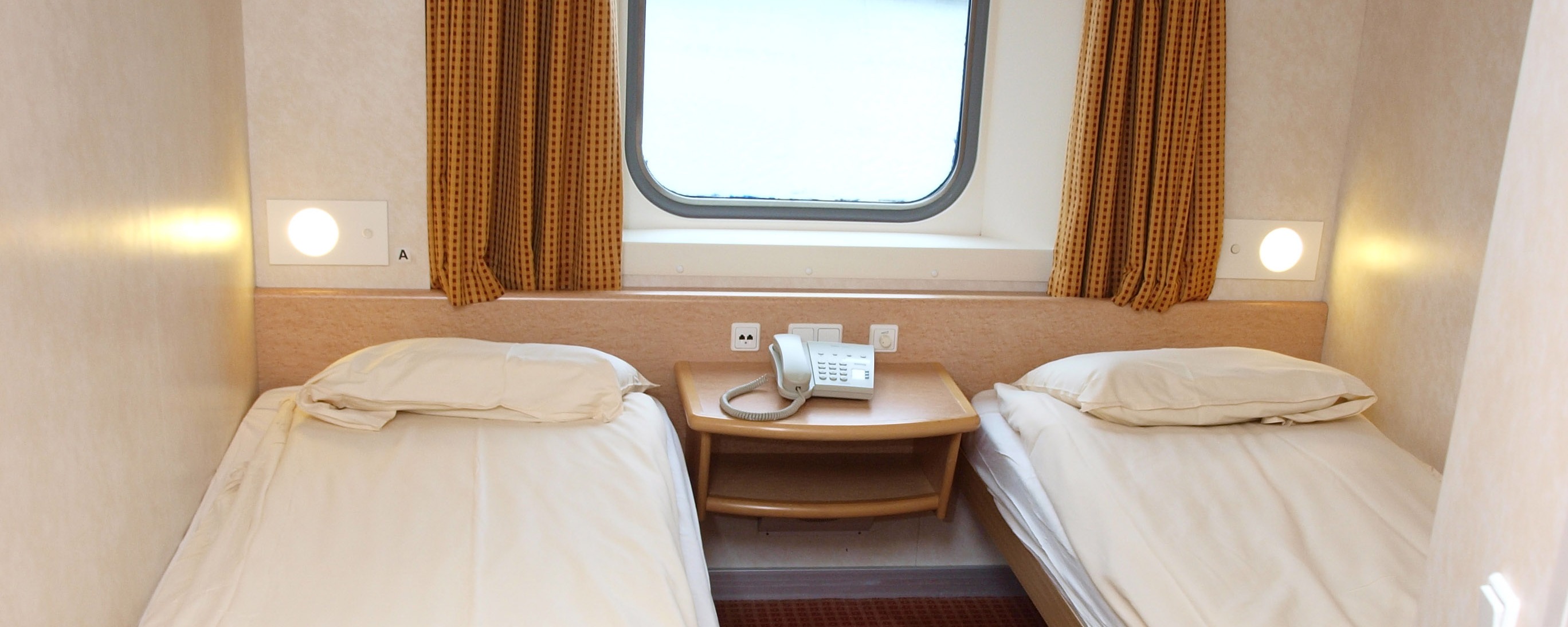 2 berth outside cabin on Cap Finistère