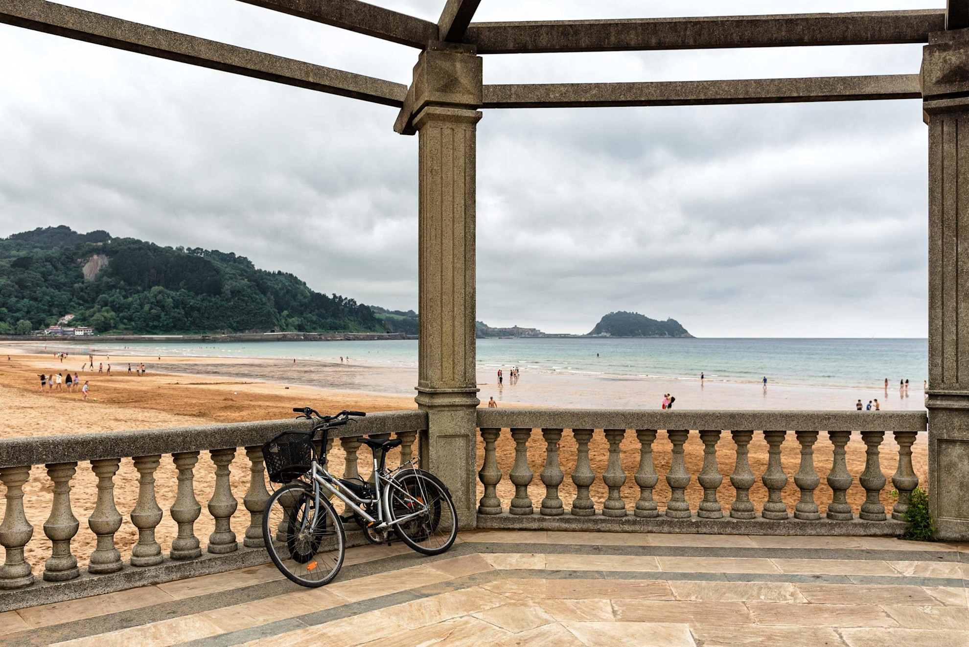 Explore San Sebastián by bike adventure
