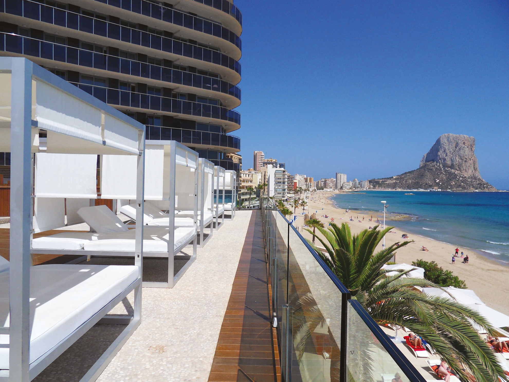 Estimar Apartments 2 & Two are fabulously located right alongside the beach in the centre of Calpe