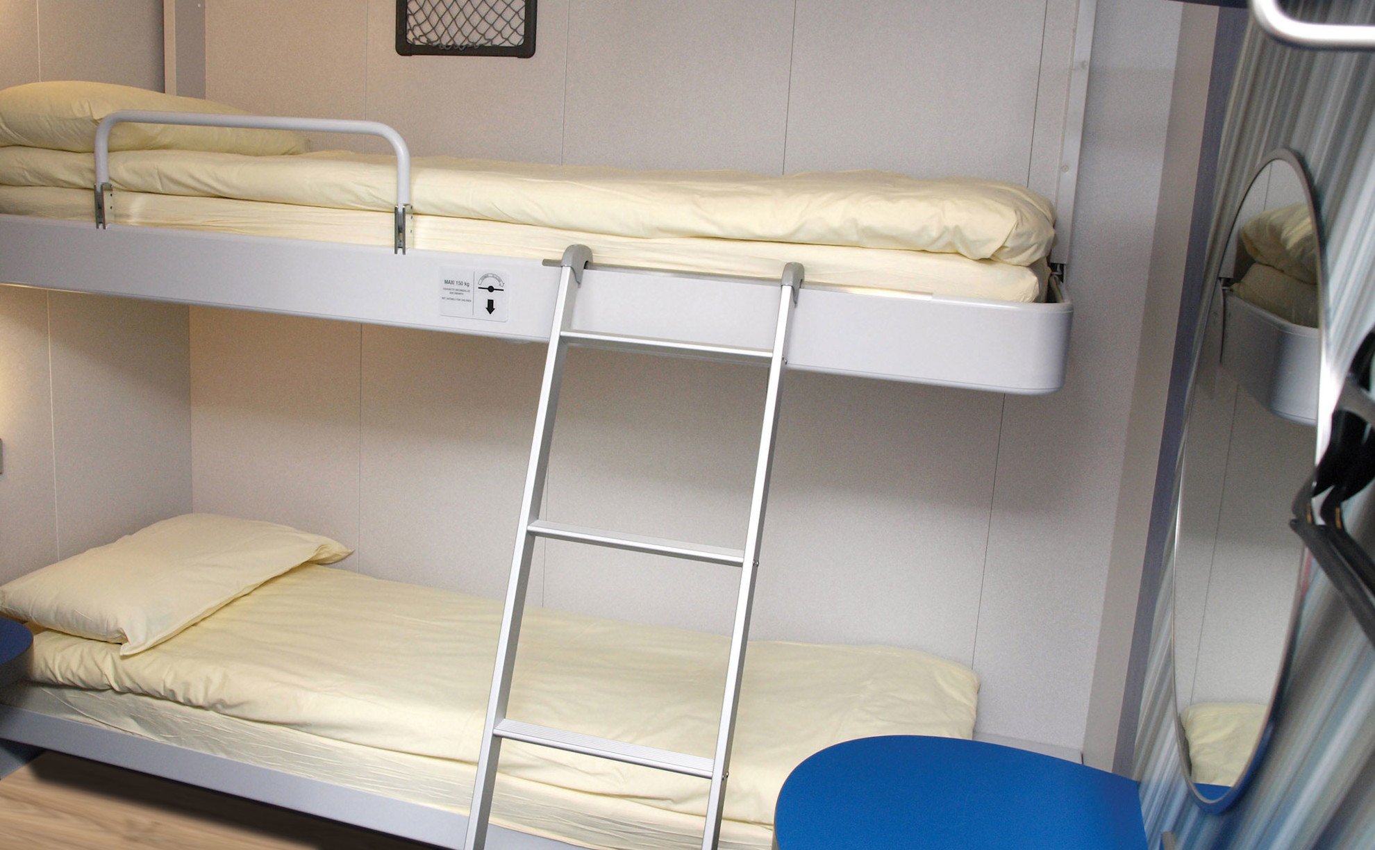 Brittany Ferries 澳洲幸运10十168体彩开奖网' ship Armorique two-berth inside pet-friendly cabin
