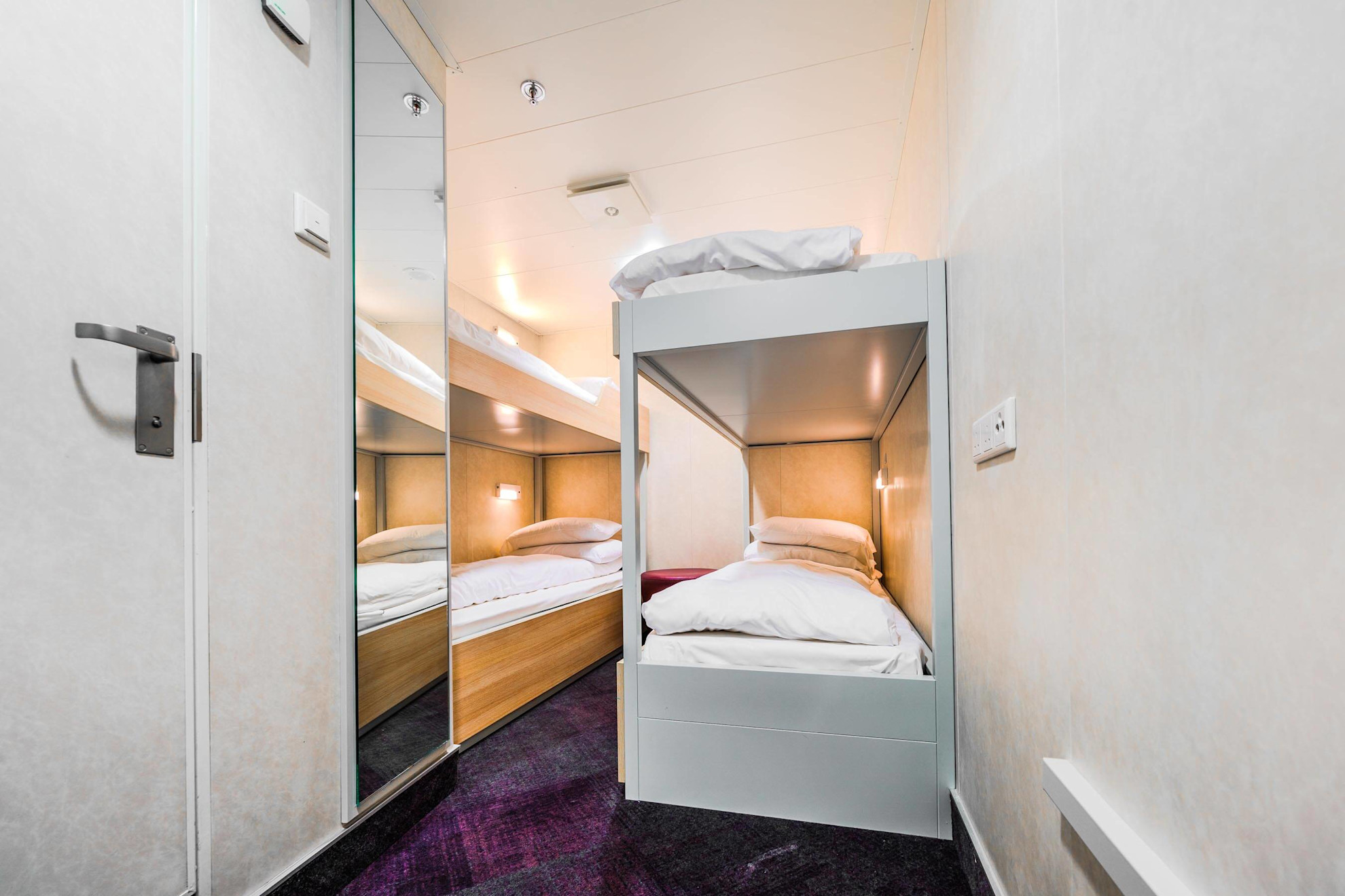 Brittany Ferries 澳洲幸运10十168体彩开奖网 Guernsey Islander 4 Berth Standard Inside Cabin