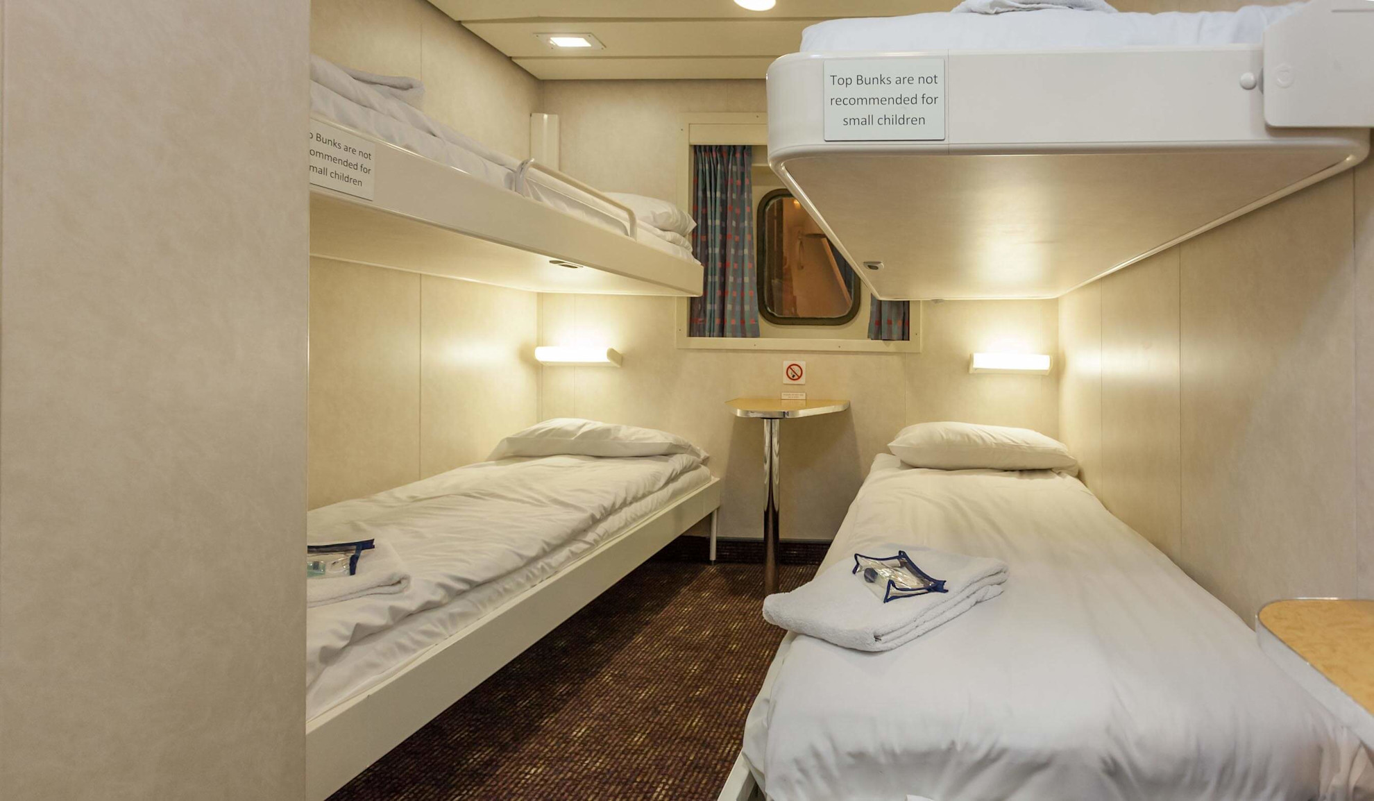Commodore Clipper four-berth outside cabin