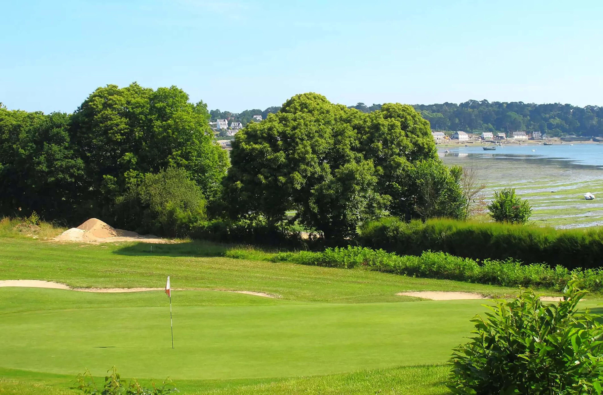 Golf de la Baie de Morlaix (FGB023) course and sea view