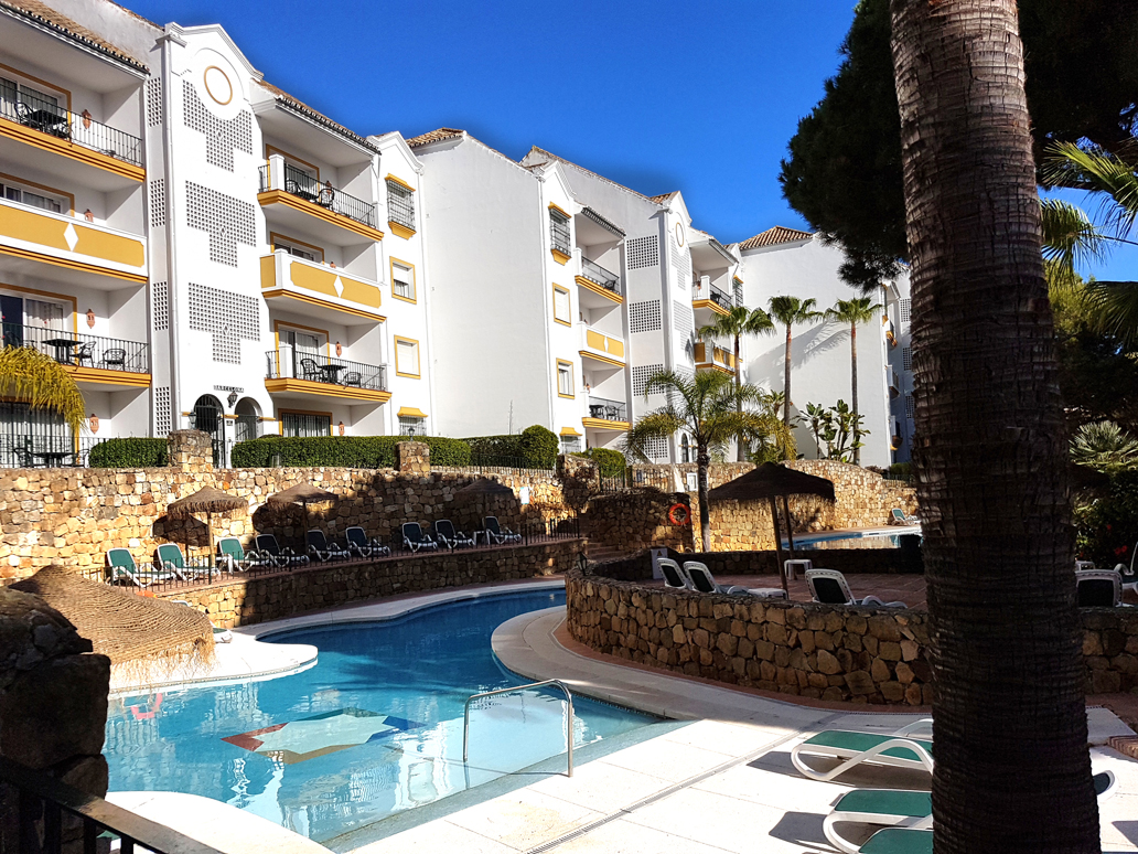 The Ona Alanda Club, Marbella boasts a great range of facilities including a stunning meandering outdoor pool