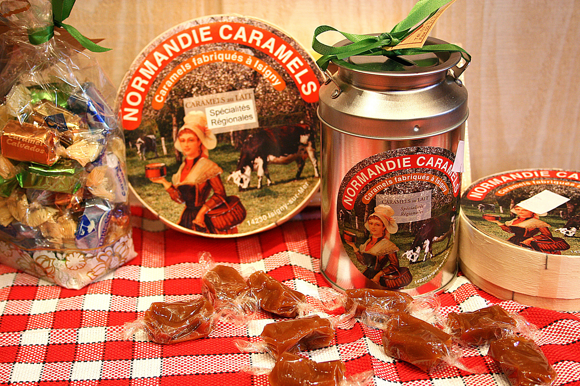Box of Isigny caramels from Normandy © calvados tourism