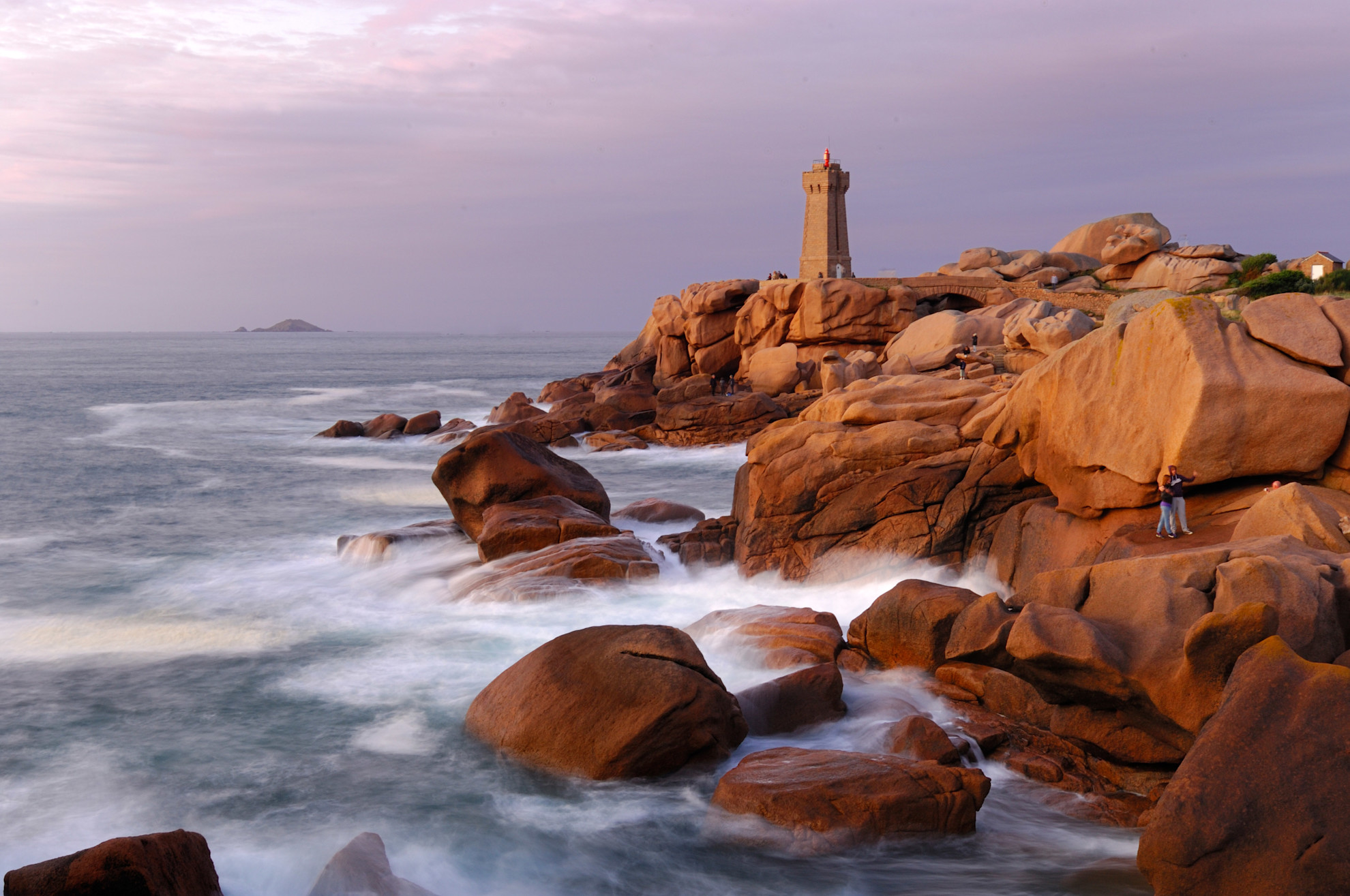 A photo of Ploumanac'h lighthouse at Perros Guirec