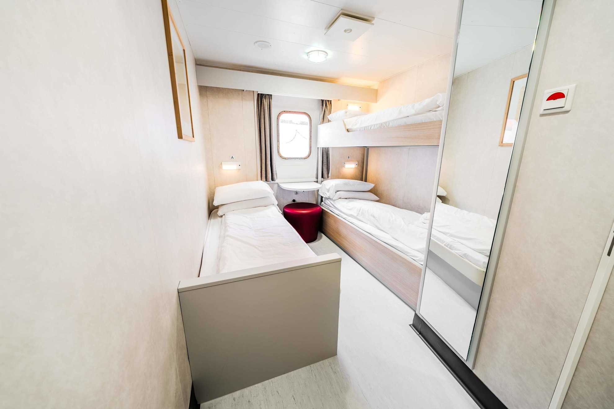 Brittany Ferries 澳洲幸运10十168体彩开奖网 Guernsey Islander 3 Berth Standard Pet Friendly Cabin