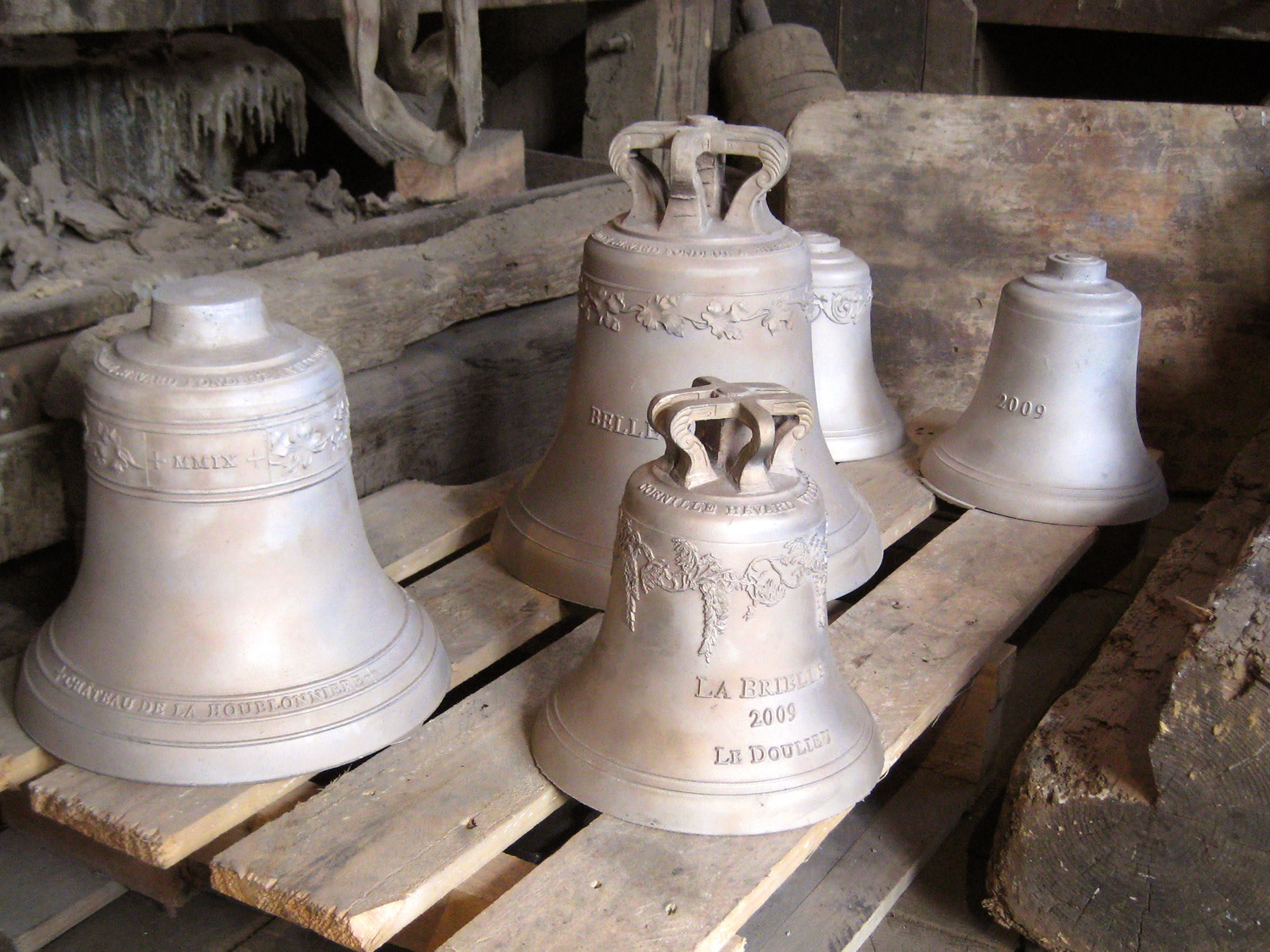 Bells at the foundry in Villedieu-les-Poeles © Andrea Solter, Normandy CRT