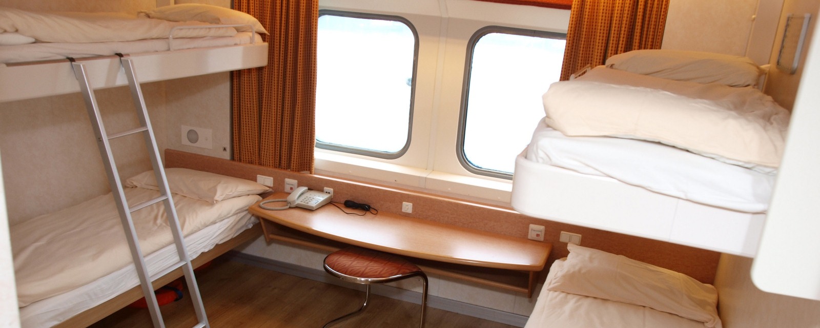 Wheelchair accessible 4 berth outside cabin on Cap Finistère