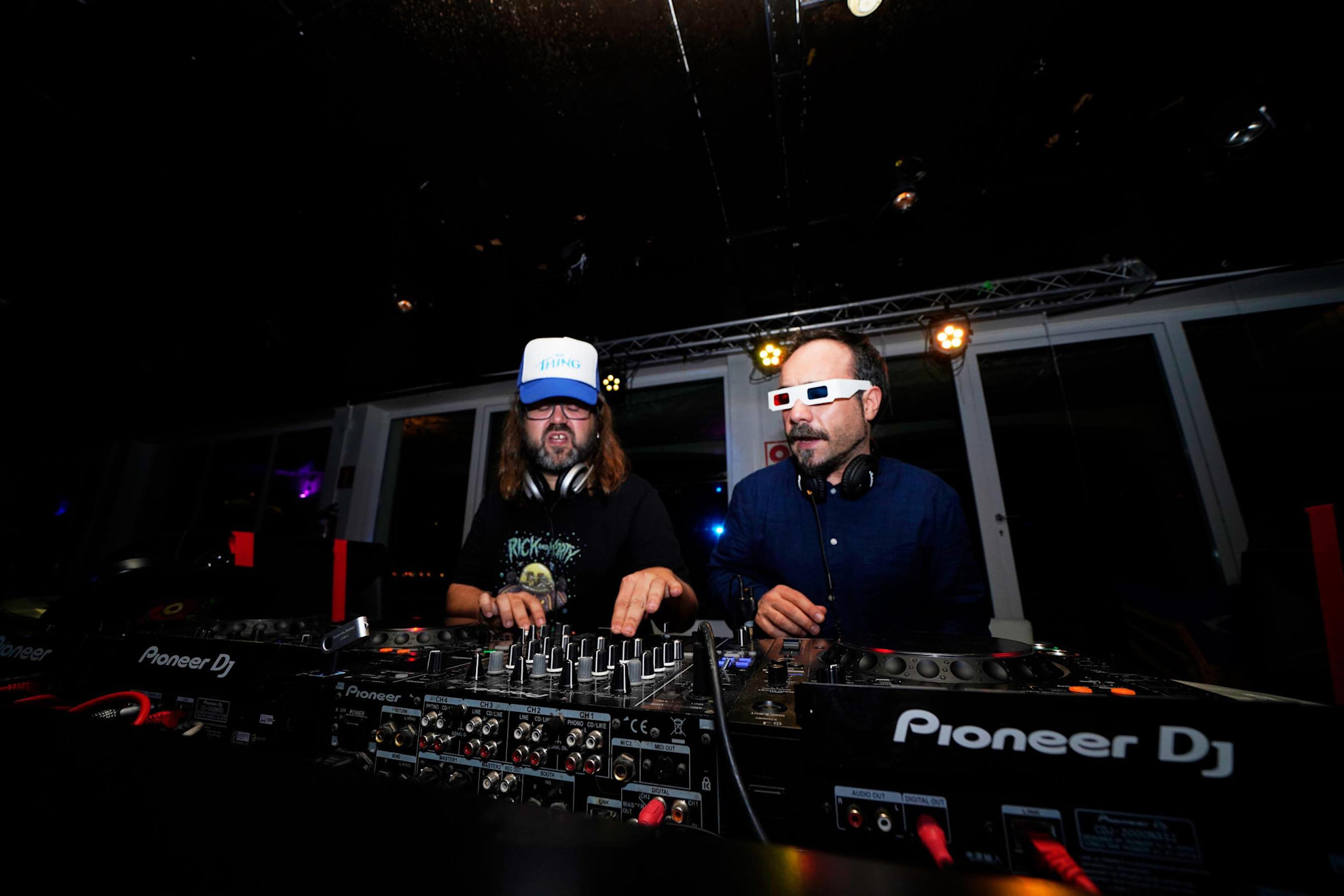 Nightclubs along Zurriola and La Concha beaches