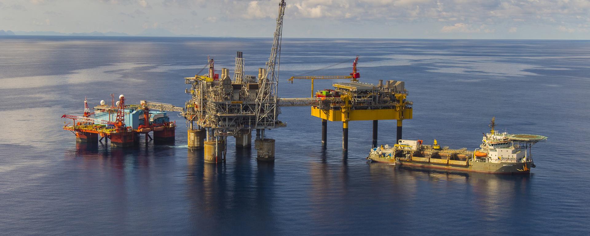 Ndeavor_Multipurpose_vessel_Boskalis.jpg