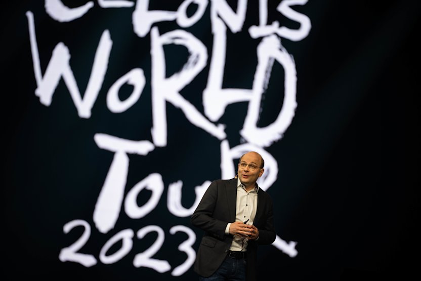 World Tour 2023 Basti on stage close-up