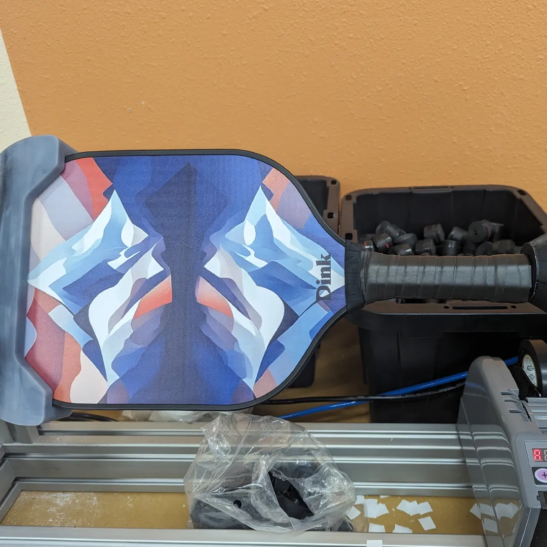 Dink´s custom pickleball paddle creation process